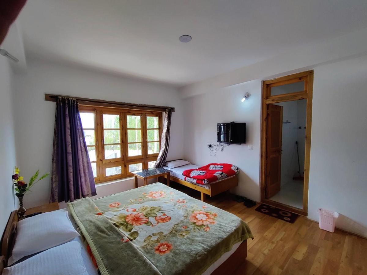 Jig Gyas Guest House Leh Bagian luar foto